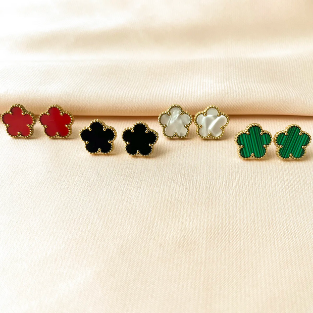 Five Scalp Flower Pendant Jewelry Set