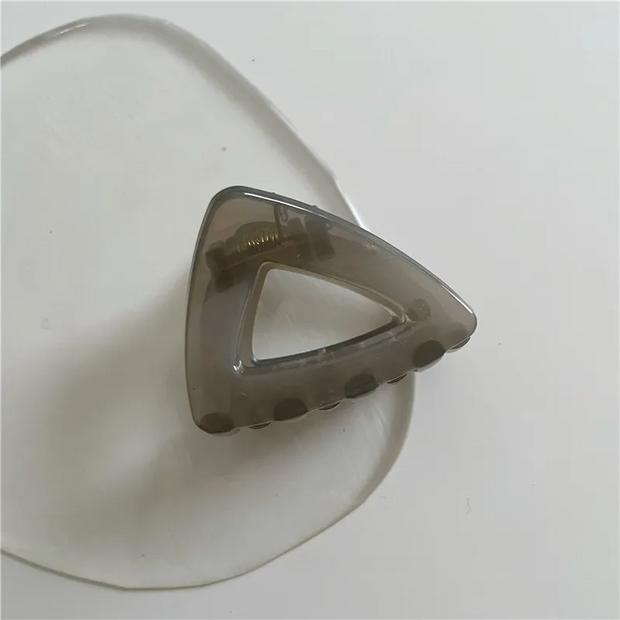 Geometric triangle hairpin